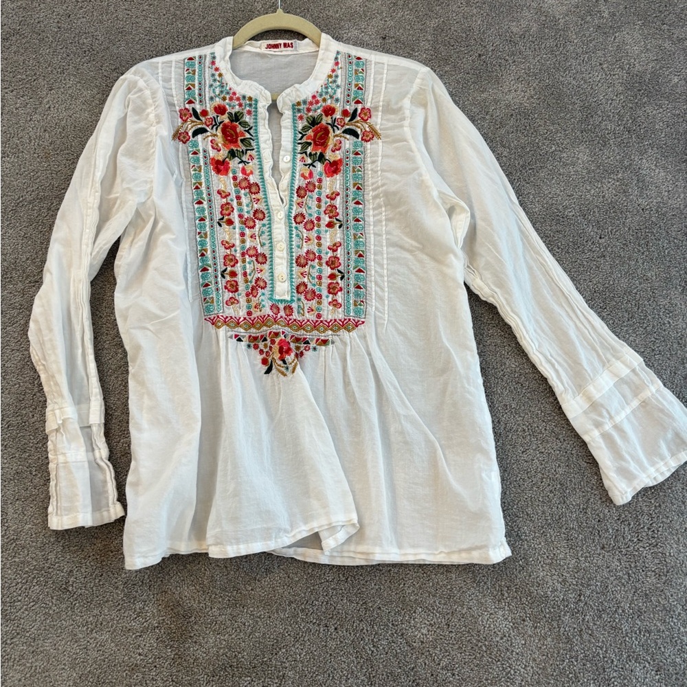 Johnny Was White and Red Blouse with Elegant Design